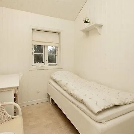 Aarne - 30m From The Sea By Interhome *